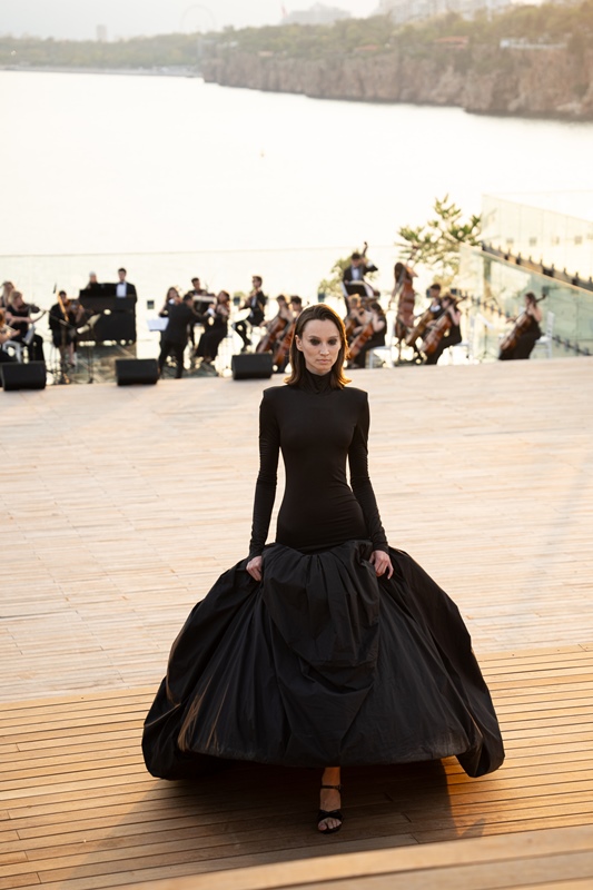 Moda, Tarih Ve Sanat�n Büyülü Bulu�mas� 